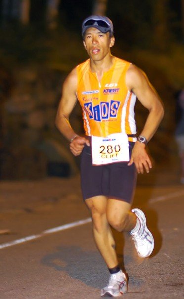 Cliff Tam running in the Ironman USA 2007